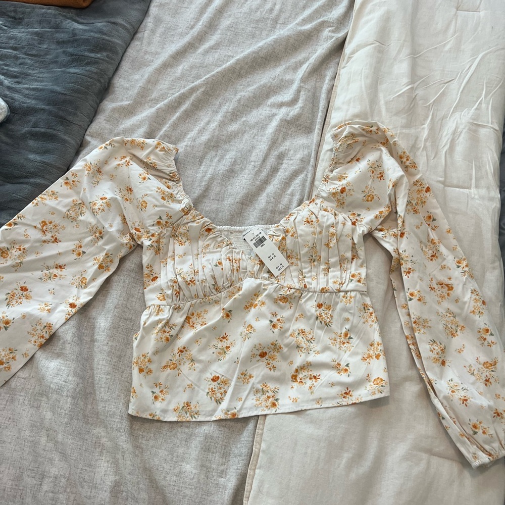 Abercrombie floral top - BRAND NEW / NEVER WORN